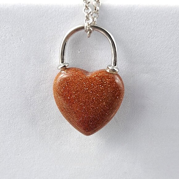 Adorable Sunstone Heart with Chain - Picture 1 of 2